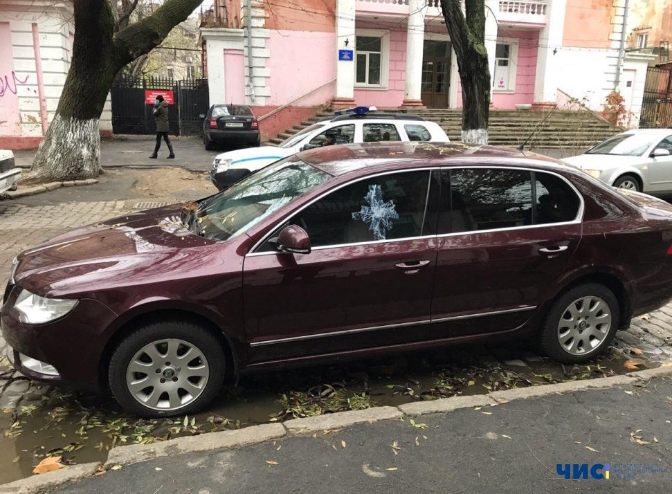 В Одессе обстреляли машину главы наблюдательного совета черноморского судоремонтного завода