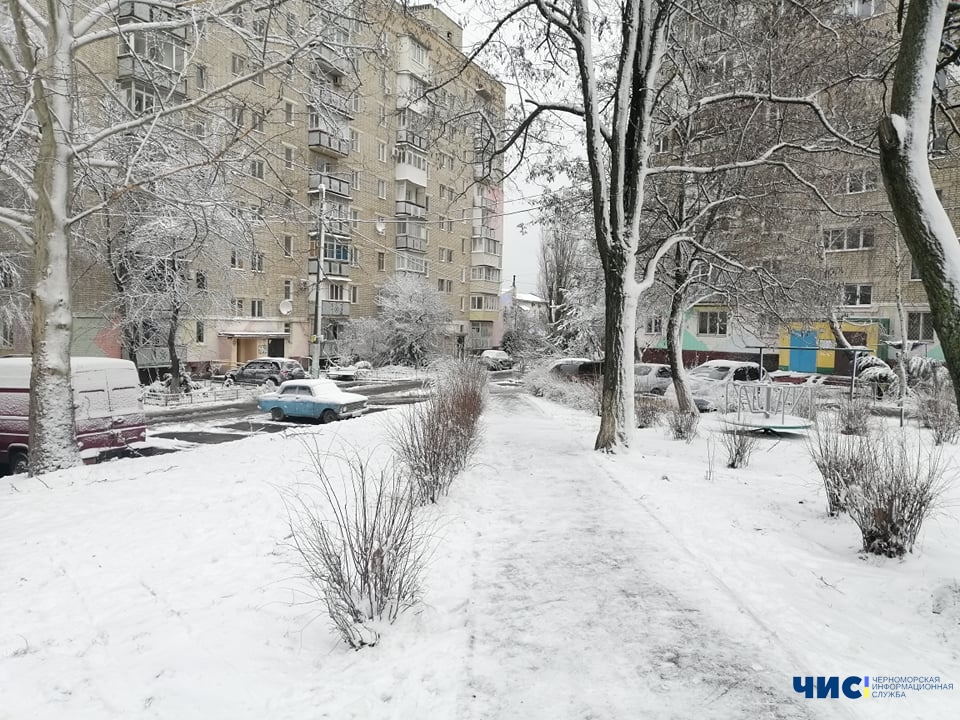 В Одесской области из-за непогоды обесточены около 200 населенных пунктов, среди них и некоторые районы Черноморска