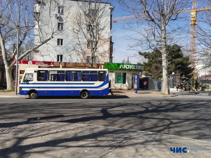 На время карантина в Черноморске прекращаются автобусные перевозки