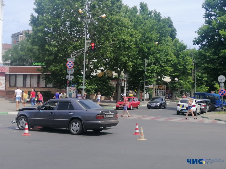 В центре Черноморска произошло ДТП