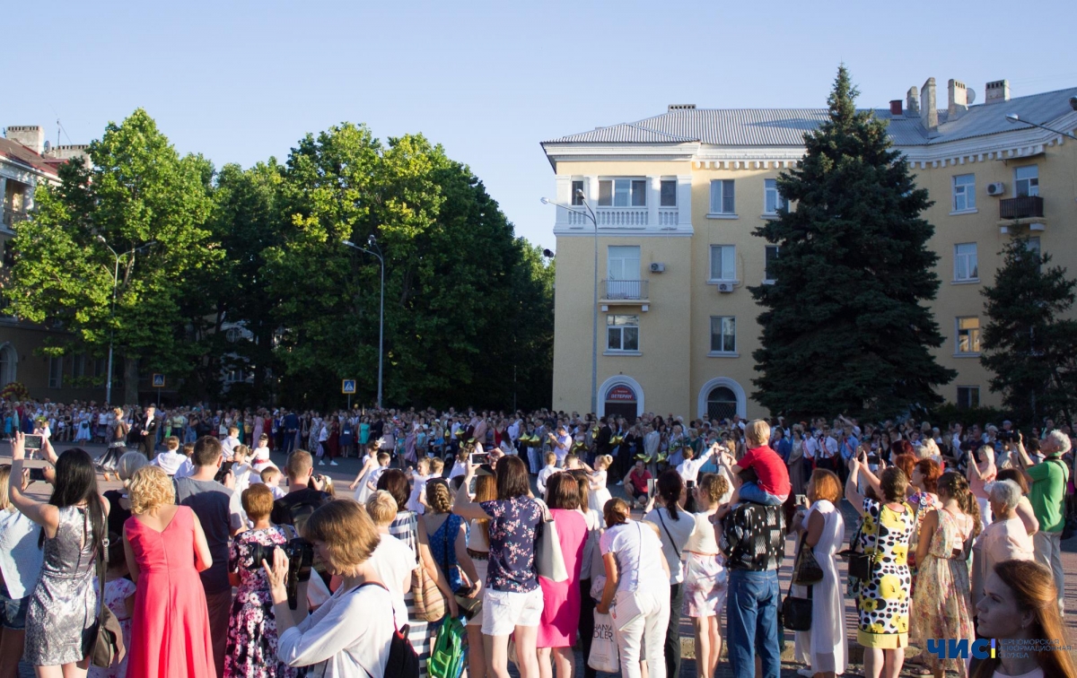 В школах Одесской области запретили проводить выпускные вечера