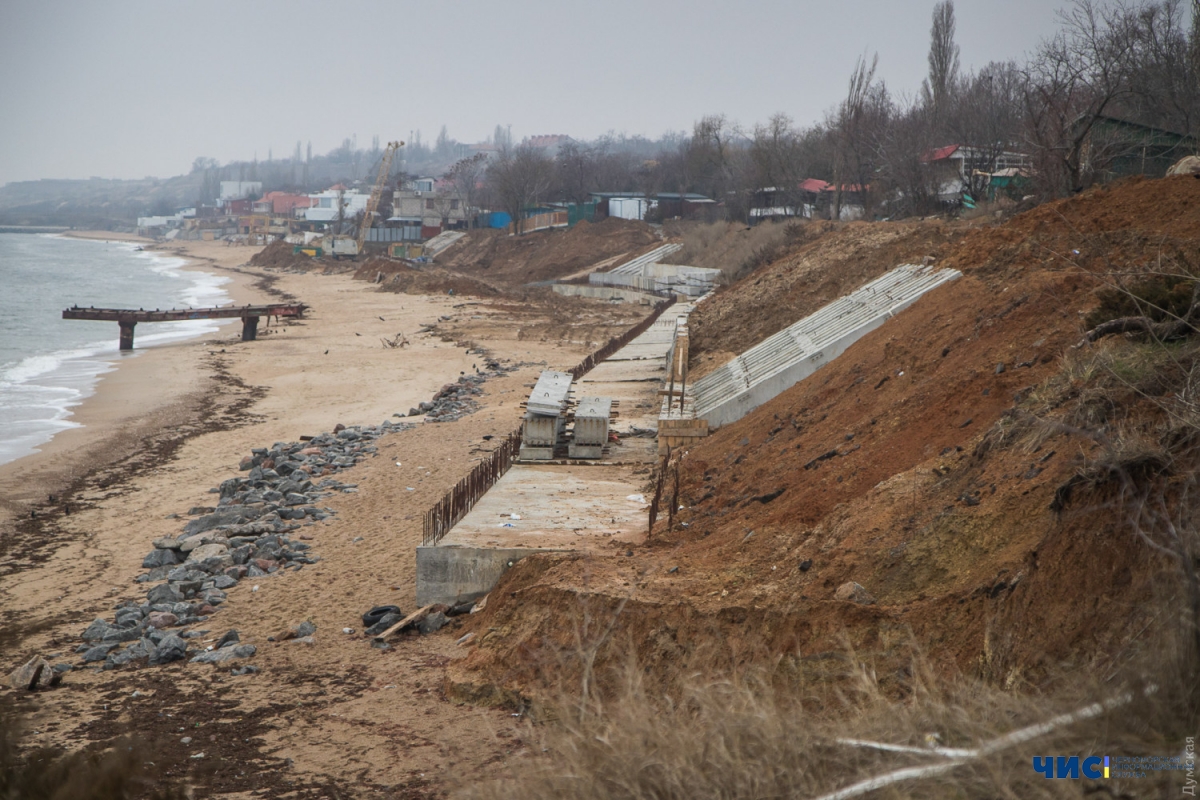 Нардепы Киссе и Урбанский «выбили» в госбюджете 200 млн грн для укрепления берега в Черноморске