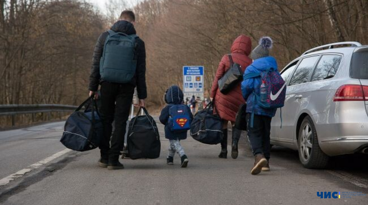 Обмеження на виїзд за кордон чоловікам можуть послабити 