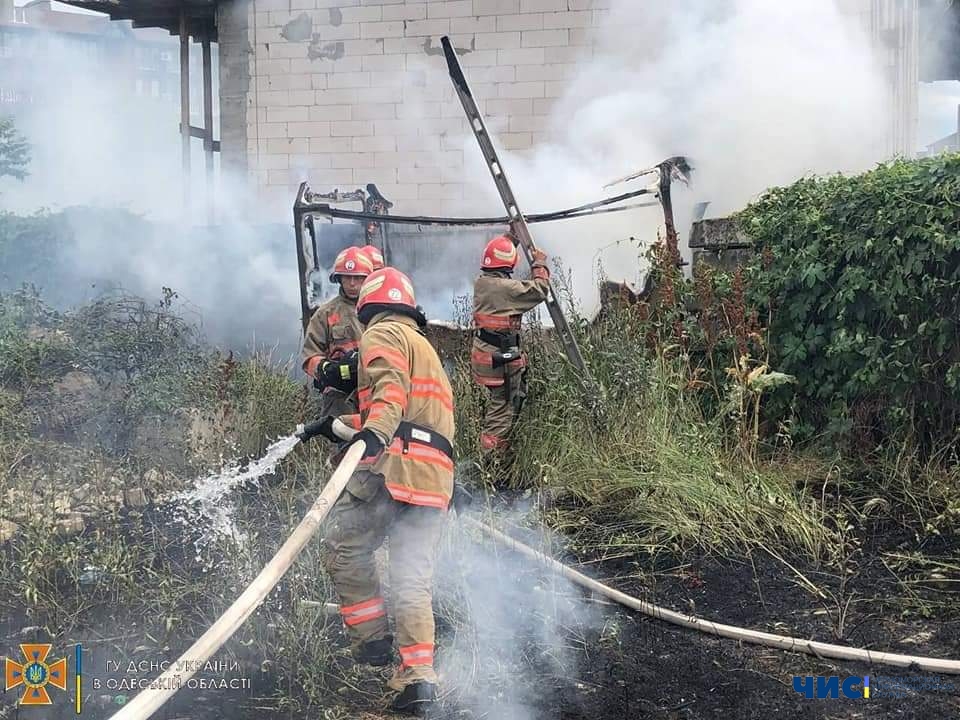 У Чорноморську сталась пожежа у нежитловій будівлі