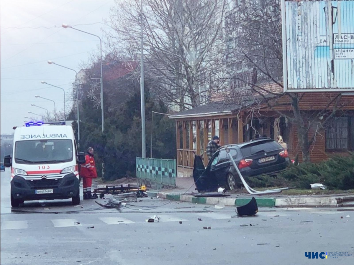 У Чорноморську внаслідок зіткнення BMW та Daewoo постраждав пішохід