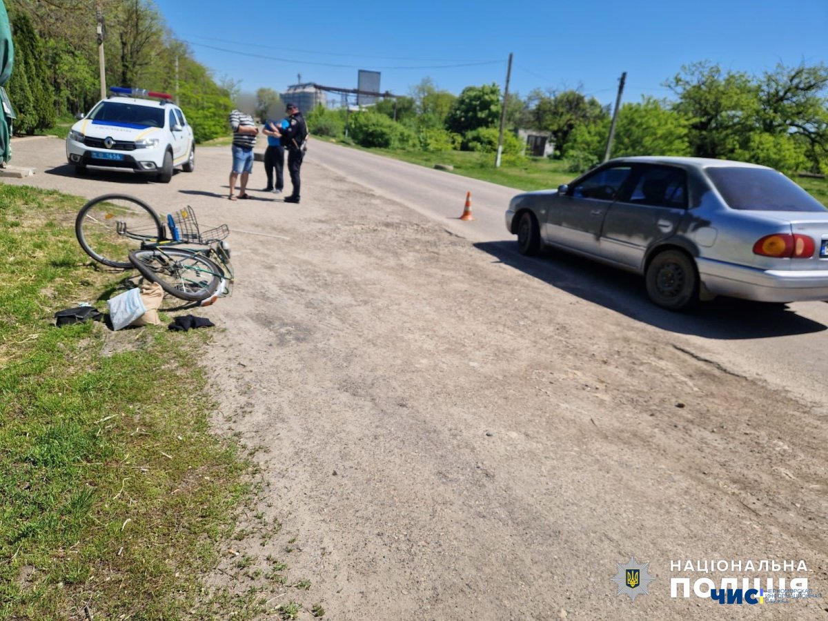 У Великодолинському легковик збив велосипедиста