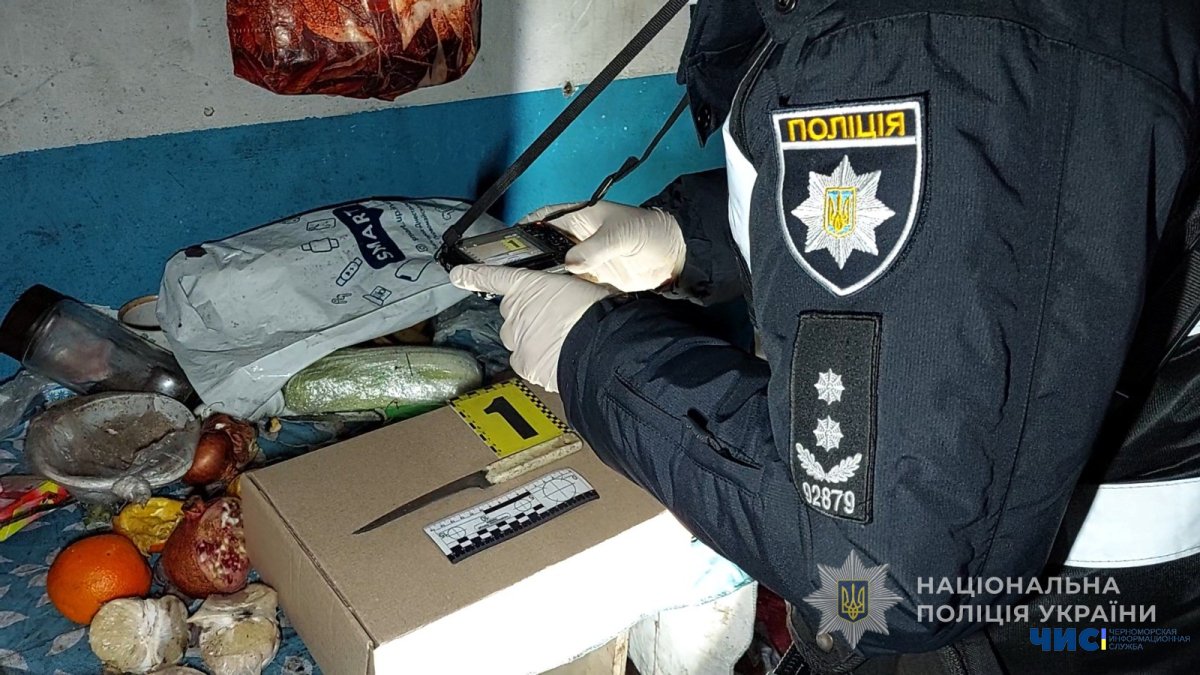 Вбивство на Одещині: чоловік через ревнощі зарізав співмешканку