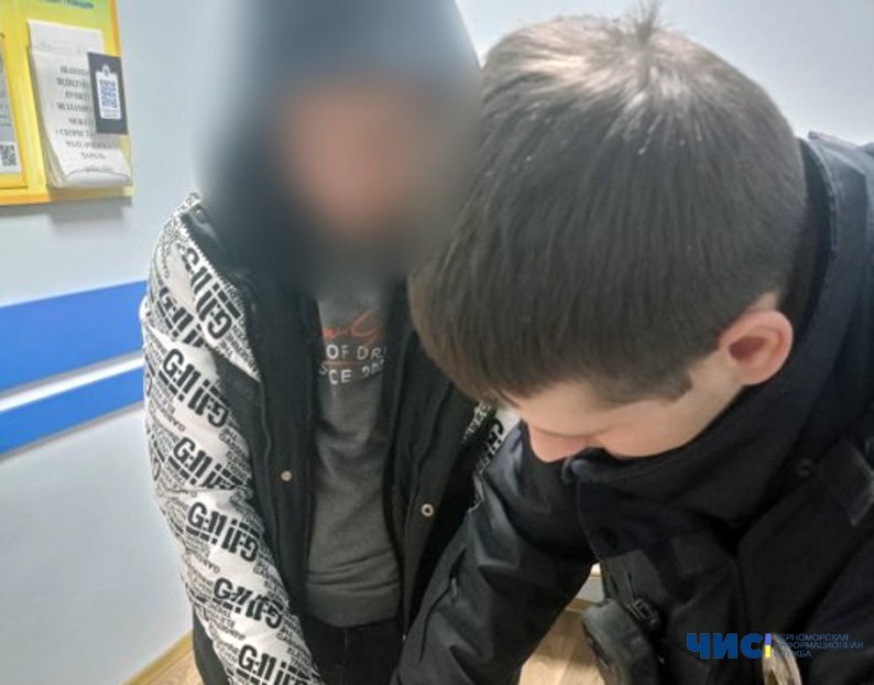 На Одещині молодий хлопець виготовляв порнографію та розбещував дитину