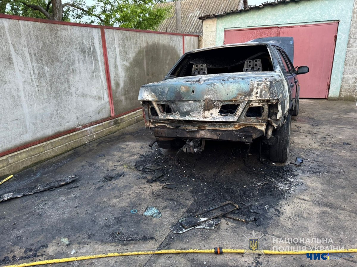 В Одеському районі чоловік підпалив автівку рідного брата через давні образи