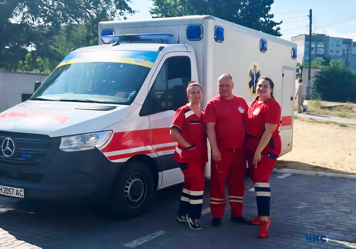 У Чорноморську на пляжі медики допомогли дітям, що тонули