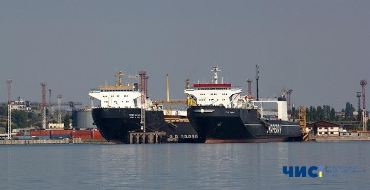 У Чорноморську в результаті дронової атаки пошкоджено легендарний пором