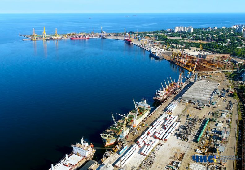 У порту «Чорноморськ» введені тимчасові обмеження для руху суден