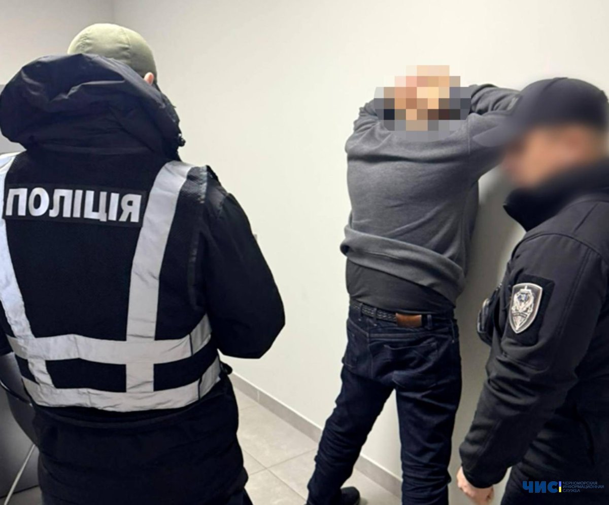 У Чорноморську за хабарництво затримали митника