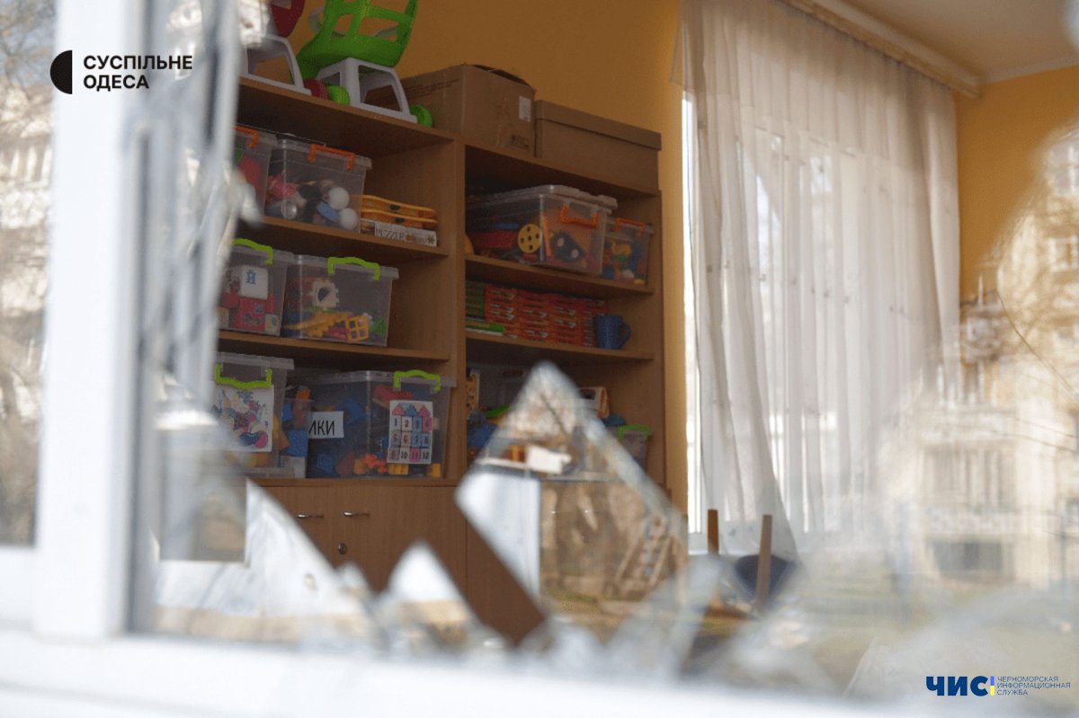 Нічна атака по Чорноморську: пошкоджені дитячий садок і багатоповерхівки