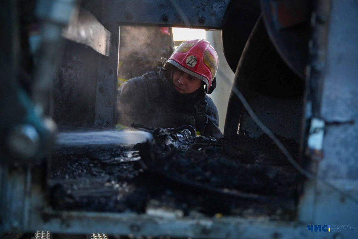 Нічна атака на Чорноморськ: є поранені та руйнування