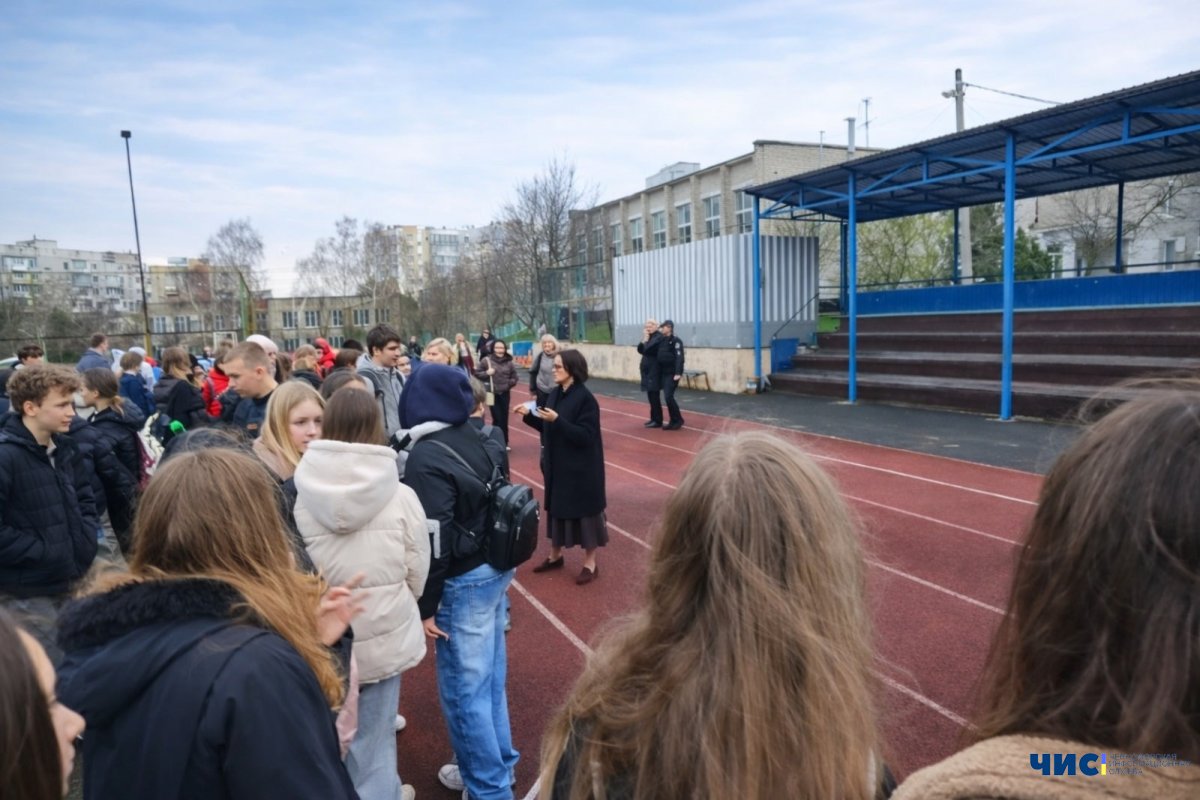 У понеділок у Чорноморську повідомили про замінування навчальних закладів: тривають перевірки