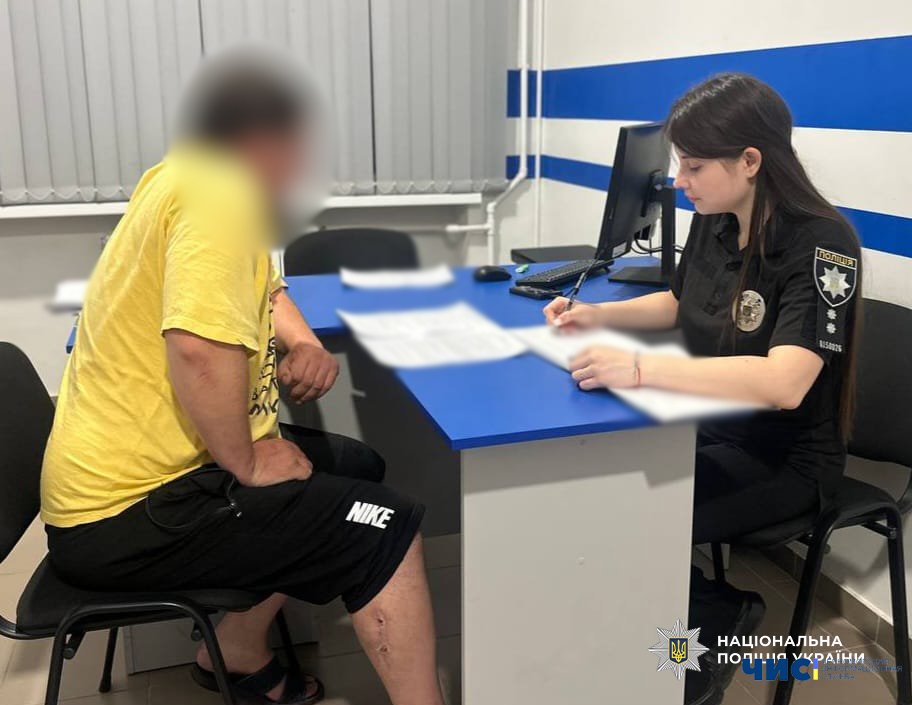На Одещині затримали чоловіка, який заманював у машину хлопчиків та ґвалтував їх